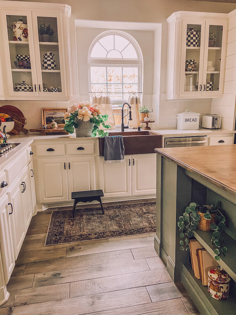 Creating a Cozy Kitchen: Must-Have Essentials for Your Home 🍳🏡